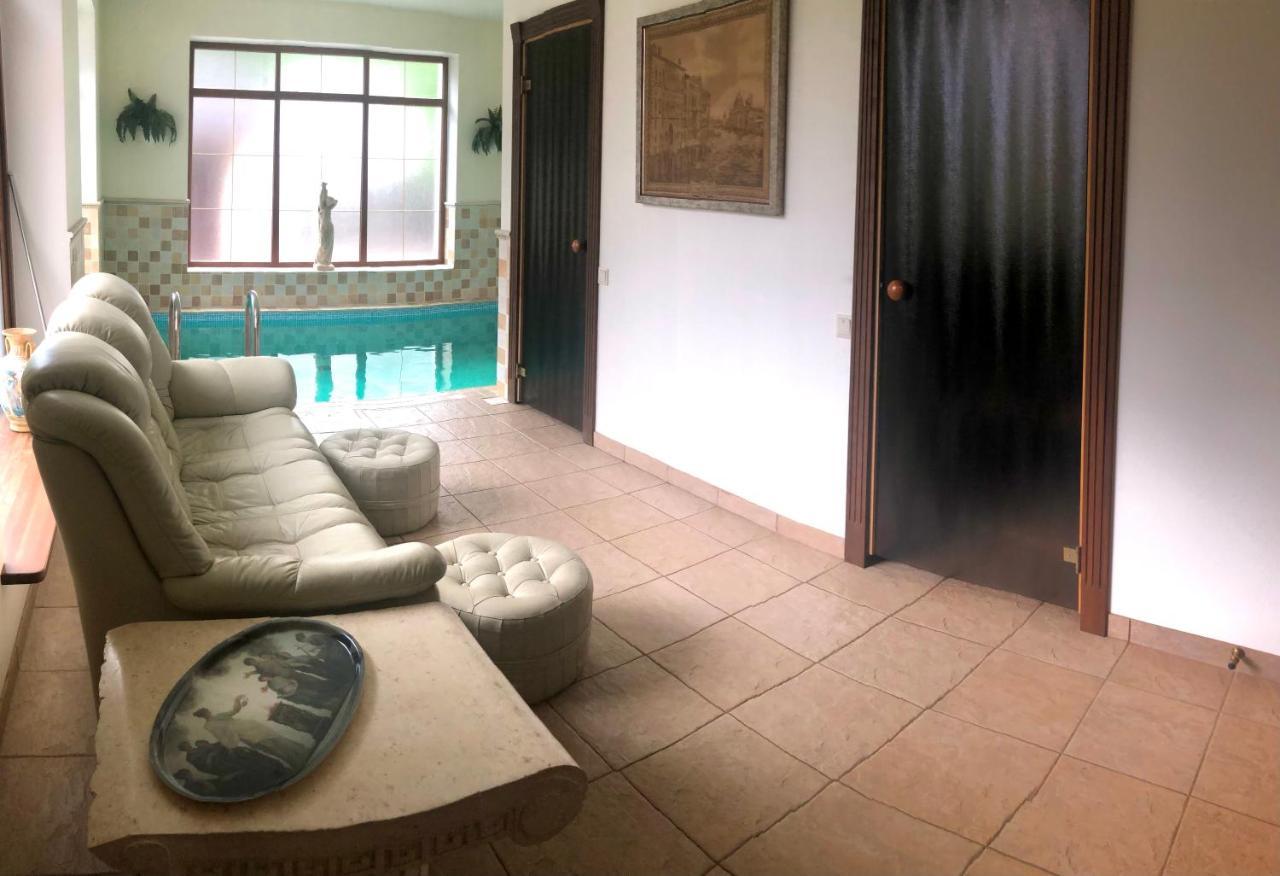 Guests House With Amazing Pool And Sauna Babīte Exterior foto